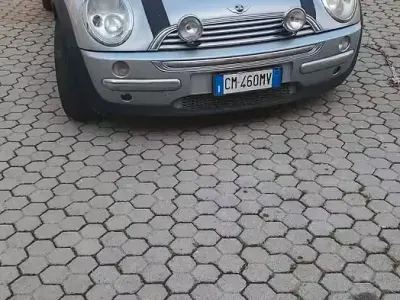 Usata Mini Cooper 116 CV (85 kW) 2004 Grigio Utilitaria