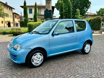 Usata Fiat 600 54 CV (39 kW) 2009 Bluazzurro Utilitaria