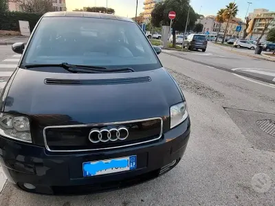 Usata Audi A2 75 CV (55 kW) 2004 Nero Utilitaria