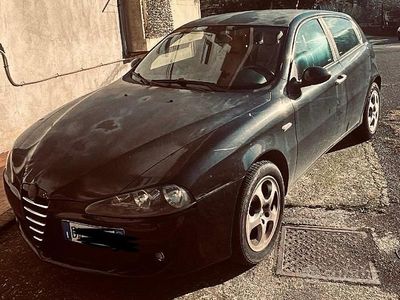 Begagnad Alfa Romeo 147 120 HK (88 kW) 2006 Svart Halvkombi