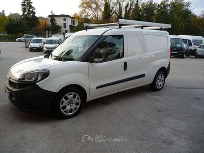Usata Fiat Doblò Lounge 105 CV (77 kW) 2022 Bianco Monovolume