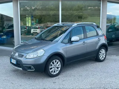 Usata Fiat Sedici Emotion 135 CV (99 kW) 2013 Grigio SUV
