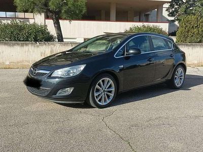 Usata Opel Astra Cosmo 125 CV (91 kW) 2012 Grigio Berlina