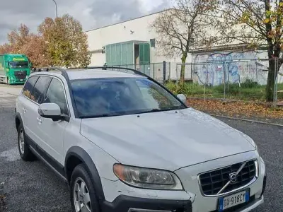 Usata Volvo XC70 185 CV (136 kW) 2009 Bianco Station wagon