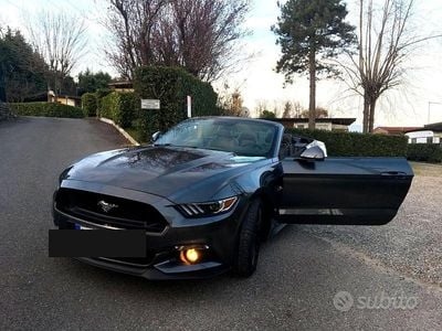 Usata Ford Mustang GT Convertible 421 CV (309 kW) 2016 Grigio Cabrio