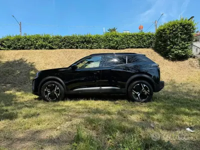 Usata Peugeot 2008 Allure 101 CV (74 kW) 2024 Nero SUV