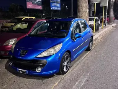 Usata Peugeot 207 90 CV (66 kW) 2007 Blu Berlina