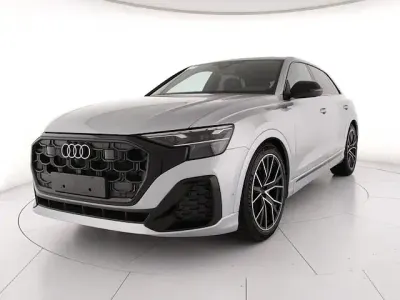 Usata Audi Q8 S-Line 286 CV (210 kW) 2024 Dolomite silver metalizzato SUV