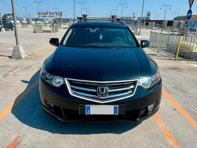 Usata Honda Accord 150 CV (110 kW) 2010 Nero Station wagon