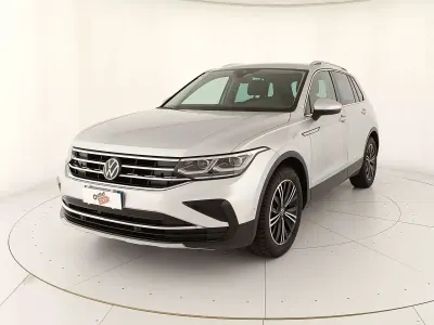 Usata VW Tiguan Elegance 150 CV (110 kW) 2022 Reflex silver metallizzato SUV
