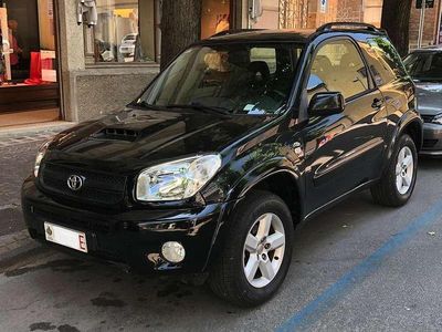 Usata Toyota RAV4 116 CV (85 kW) 2005 Nero SUV