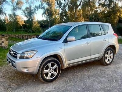 usata Toyota RAV4 diesel 2.2 d-4d anno 2008 luxury