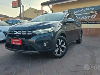 Usata Dacia Sandero Expression 91 CV (66 kW) 2023 Grigio Berlina