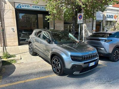 Usado Jeep Avenger Summit 101 CV (74 kW) 2024 Gris SUV