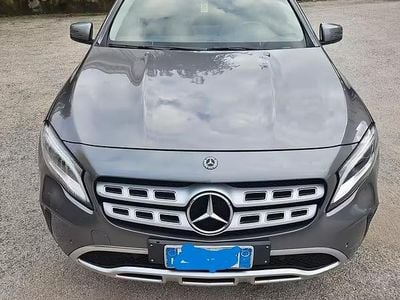 Usata Mercedes GLA200 Premium 136 CV (100 kW) 2019 Grigio SUV