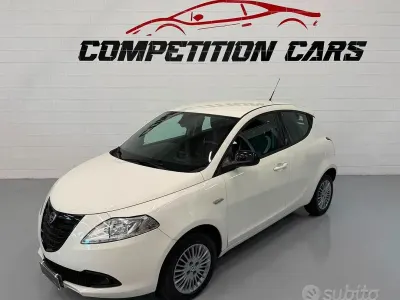 Usata Lancia Ypsilon Gold 95 CV (69 kW) 2014 Bianco Utilitaria