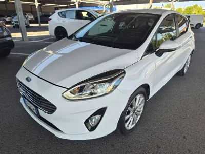 Usata Ford Fiesta Titanium 86 CV (63 kW) 2018 Bianco Utilitaria