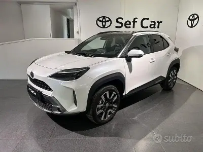 Nuova Toyota Yaris Cross Lounge 130 CV (95 kW) 2026 Grigio SUV