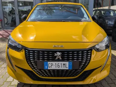 Usata Peugeot 208 Active 75 CV (55 kW) 2023 Oro Utilitaria