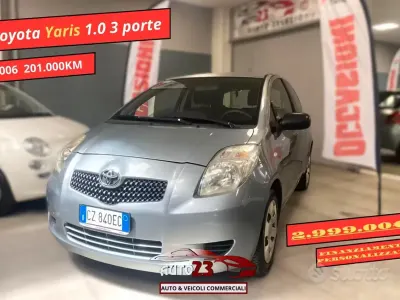 Usata Toyota Yaris 69 CV (50 kW) 2006 Grigio Berlina