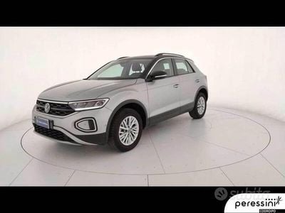 Usata VW T-Roc Life 150 CV (110 kW) 2024 Pyrit silver metallizzato nero SUV