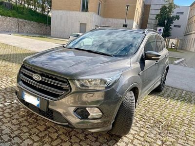 Begagnad Ford Kuga 150 HK (110 kW) 2019 Grå SUV