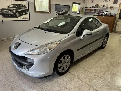 Usata Peugeot 207 CC 110 CV (80 kW) 2007 Grigio Cabrio