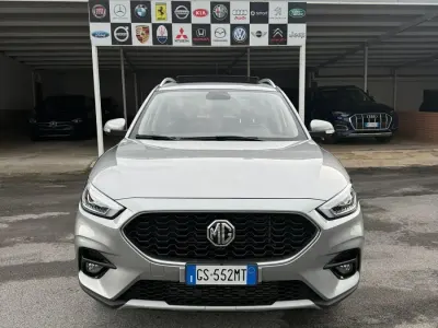Usata MG ZS Luxury 111 CV (81 kW) 2024 Argento SUV