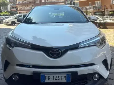 Usata Toyota C-HR Active 116 CV (85 kW) 2018 Bianco SUV