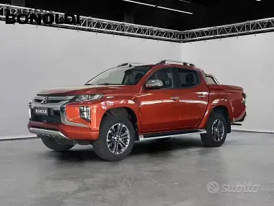 Usata Mitsubishi L200 Intense 150 CV (110 kW) 2020 Arancione Pick-up