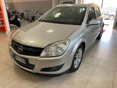 usata Opel Astra 1.9 CDTI 120CV Station Wagon Cosmo