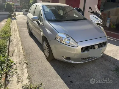 Usata Fiat Grande Punto 90 CV (66 kW) 2009 Grigio Utilitaria