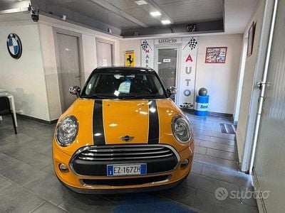 Usata Mini Cooper D Business 95 CV (69 kW) 2015 Arancione Utilitaria