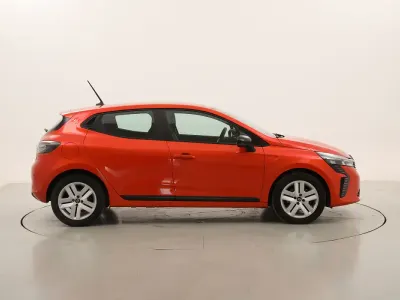 Usata Renault Clio Evolution 101 CV (74 kW) 2025 Arancionearancione Utilitaria