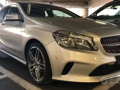 Usata Mercedes 180 122 CV (89 kW) 2016 Grigio Berlina