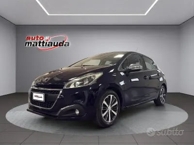 Usata Peugeot 208 Allure 82 CV (60 kW) 2017 Grigio Utilitaria