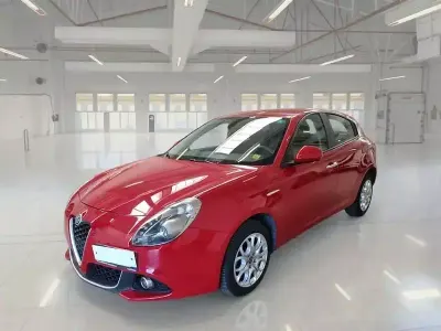 Gebraucht Alfa Romeo Giulietta Business 120 PS (88 kW) 2019 Rot Kleinwagen
