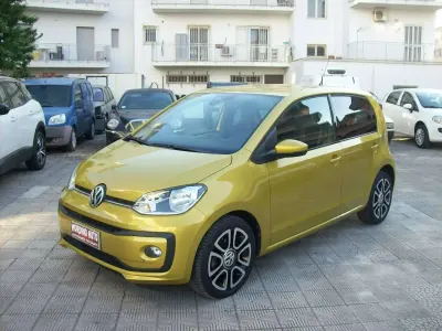 Usata VW up! Highline 75 CV (55 kW) 2017 Oro Utilitaria