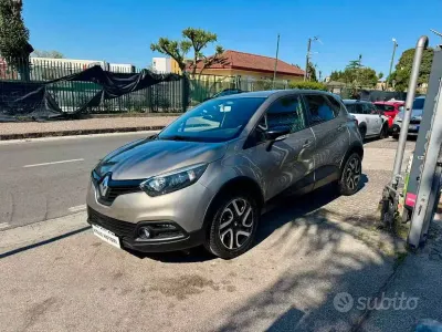 Usata Renault Captur 90 CV (66 kW) 2015 Marrone SUV