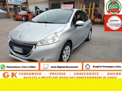 Usata Peugeot 208 95 CV (69 kW) 2013 Other Utilitaria