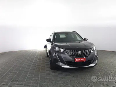 Usata Peugeot 2008 Allure 101 CV (74 kW) 2022 Grigio SUV