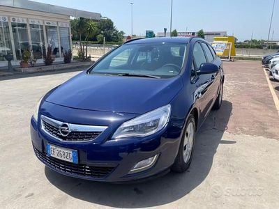 Usata Opel Astra 110 CV (80 kW) 2012 Blu Station wagon