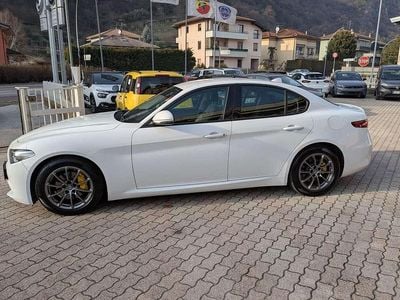 Usata Alfa Romeo Giulia Super 179 CV (131 kW) 2017 Bianco Berlina