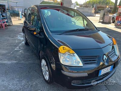 Usata Renault Modus 85 CV (62 kW) 2006 Nero Monovolume