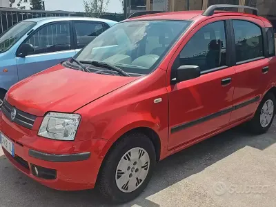 Usado Fiat Panda Dynamic 54 CV (39 kW) 2006 Rojo Utilitario