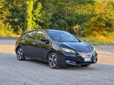 Usata Nissan Leaf Tekna 89 kW (122 CV) 2022 Nero Utilitaria