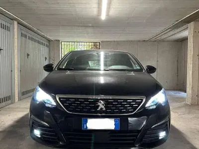 Usata Peugeot 308 GT-line 150 CV (110 kW) 2018 Nero Berlina