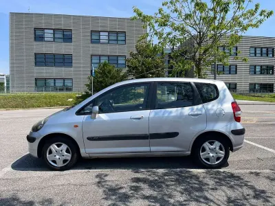 Usata Honda Jazz S 77 CV (56 kW) 2003 Argento Utilitaria