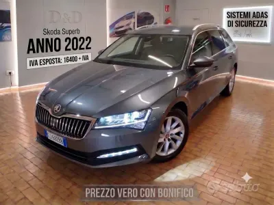 Usata Skoda Superb 150 CV (110 kW) 2022 Grigio scuro Station wagon