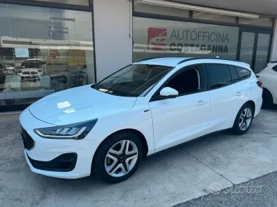 Usata Ford Focus ST 120 CV (88 kW) 2022 Bianco Station wagon